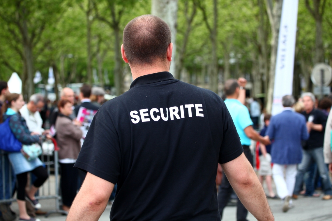 OMONDO SOCIÉTÉ - Nice : un homme tire à la carabine sur un agent de sécurité, excédé par le bruit d'une fête de quartier